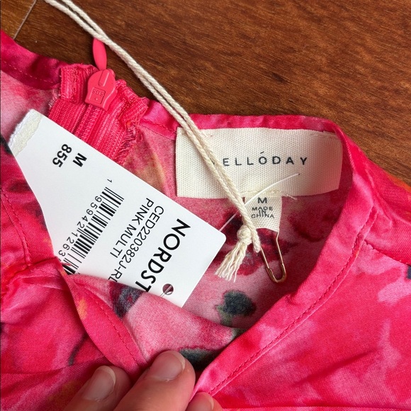 NWT floral handkerchief dress - Picture 9 of 15